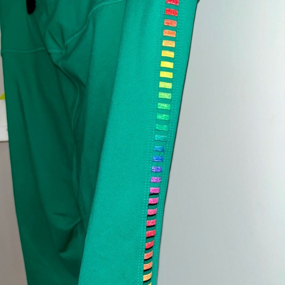 Nike RAINBOW Dry Dri-Fit Green Leggings 1X Womens NWT LGBTQ+ - Picture 3 of 5